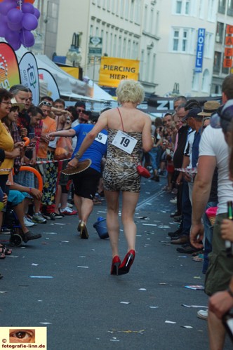 Stöckelschuhlauf beim CSD Frankfurt 2013
